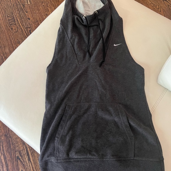 Nike Gray Athletic Cotton Sleeveless Hoodie - Picture 4 of 4